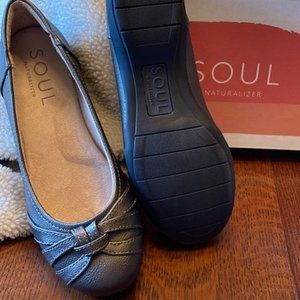 Naturalizer Shoes, Brand New, Never Worn, complete with original shoe box.